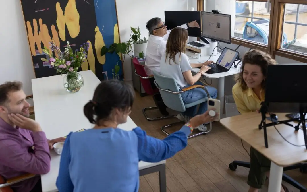 Waarom heten jullie Bureau dinsdag?