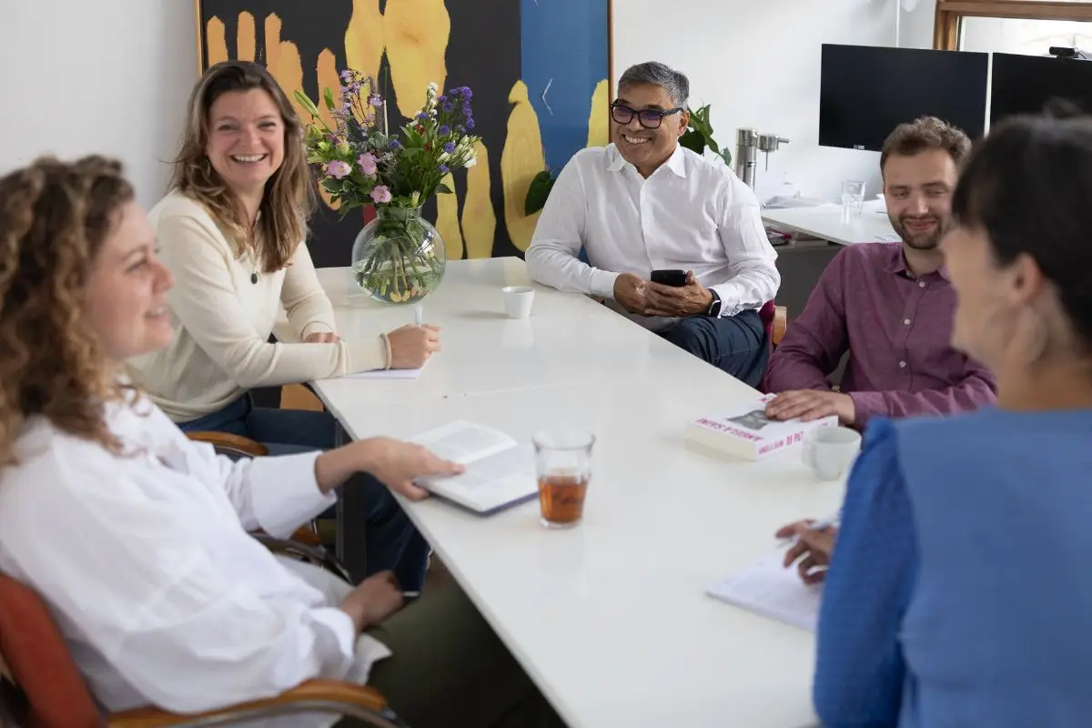 Ons doel is professionals in staat te stellen om vanuit echte verbinding hun gemeenschappelijke doelen te bereiken.